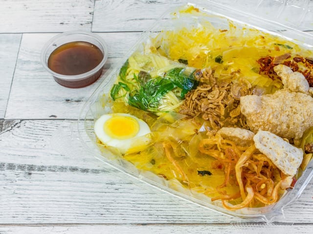 Rice Paper Salad (Banh Trang Tron).